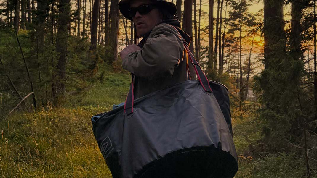 Waterproof bag on the Shoulder. Outdoors. Our waterproof bag collection is built for real watersport life — wet wetsuits, sandy beaches, unexpected rain, and long days outdoors.