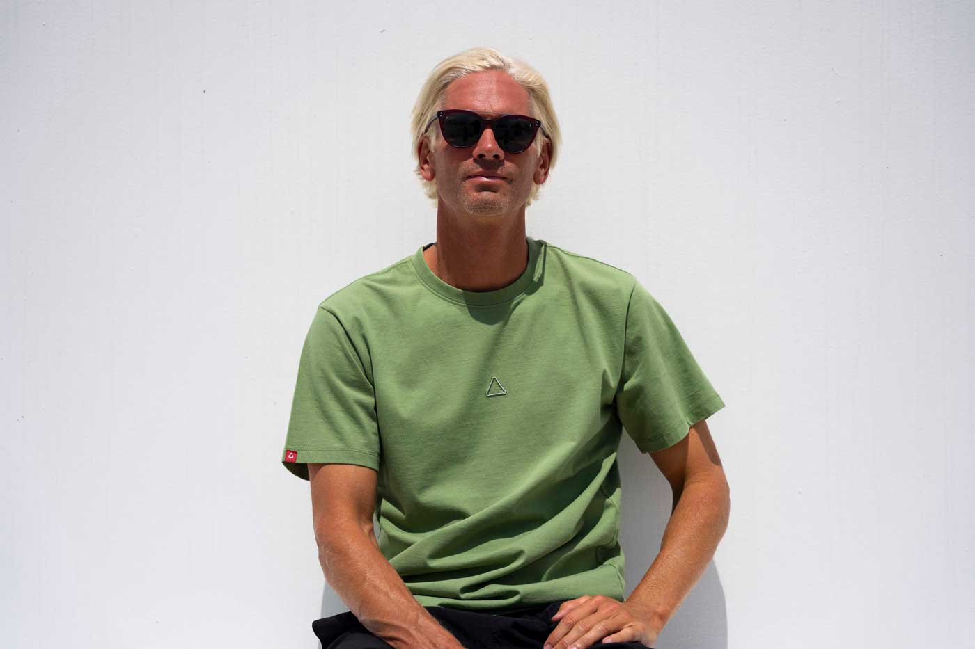 Follow Stitched Tee – Olive
