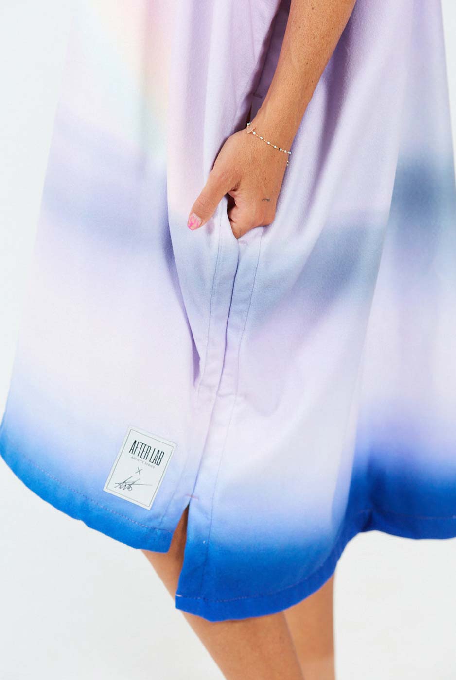 After Essentials Photograph Series Poncho Towel with Tote Bag – Rainbow
