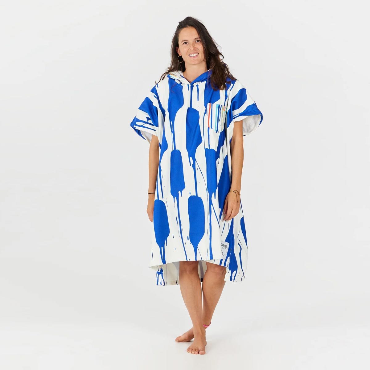 After Essentials Artis Series Poncho Towel with Tote Bag – Mambo