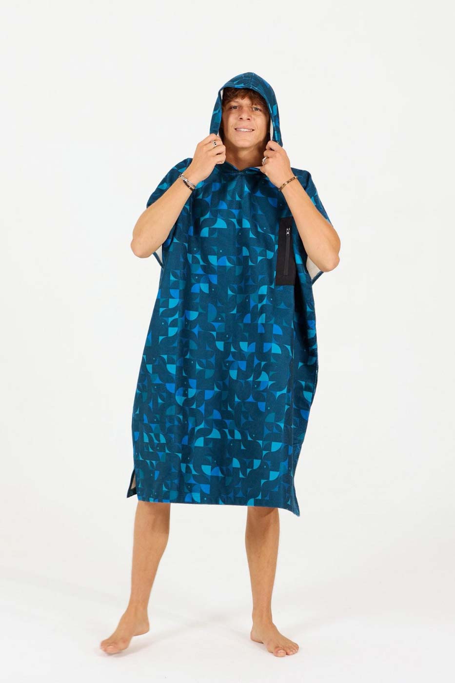 After Essentials Tech Pocket Poncho Towel – Blue Star