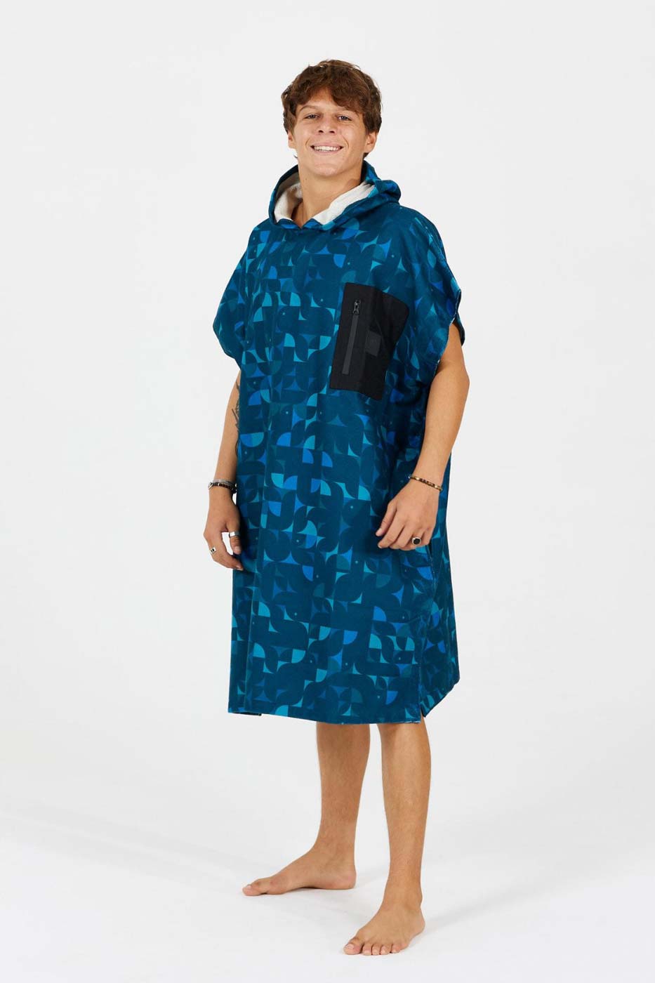 After Essentials Tech Pocket Poncho Towel – Blue Star