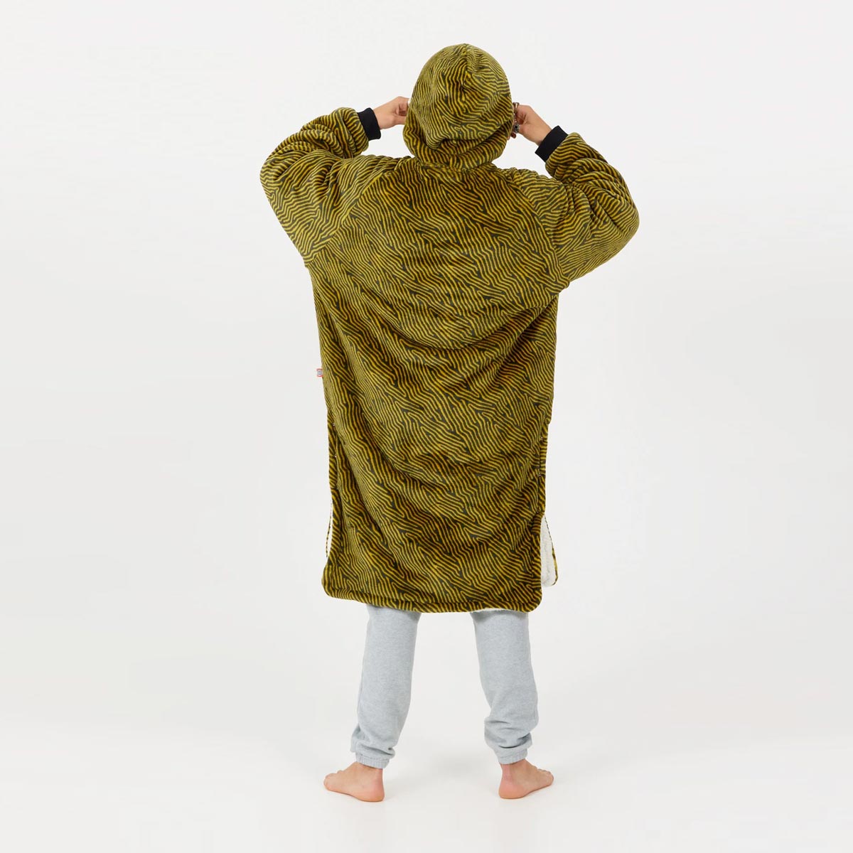After Essentials Sofa Poncho – Wish