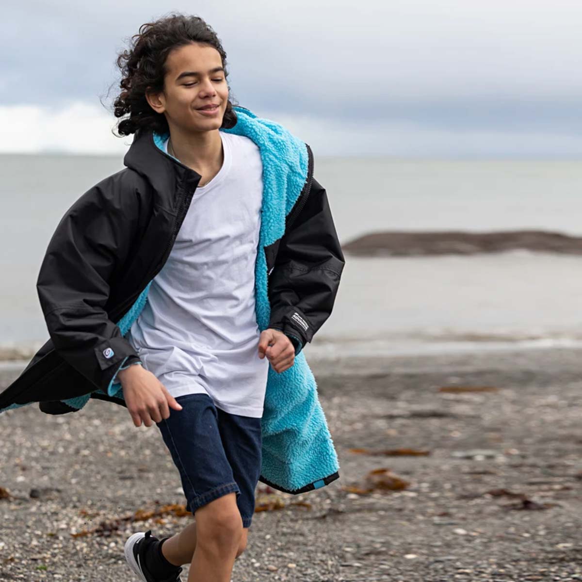 Dryrobe Advance Kids Changing Robe Waterproof Jacket - Black Blue
