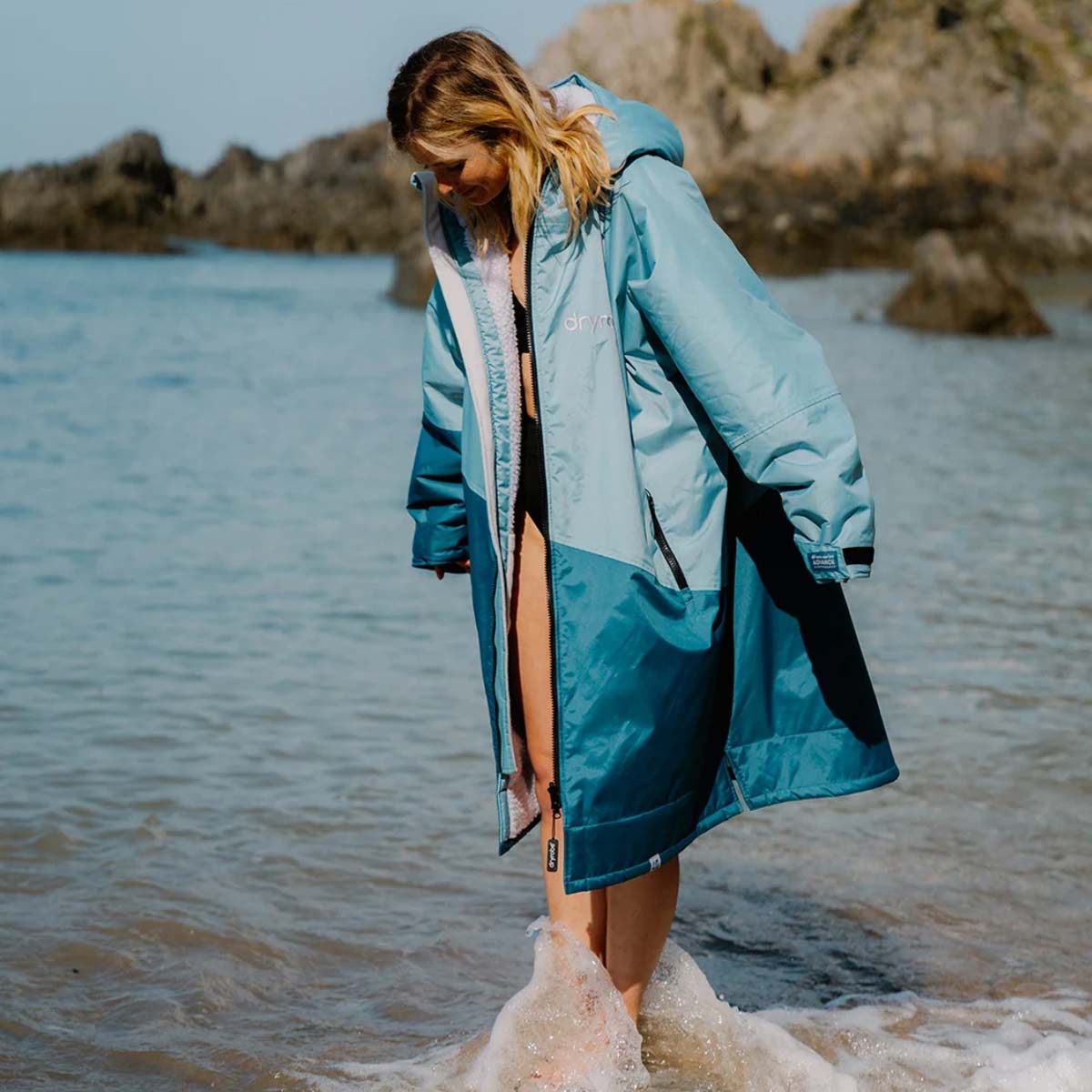 Dryrobe Advance Changing Robe Waterproof Jacket - Blue Light Grey