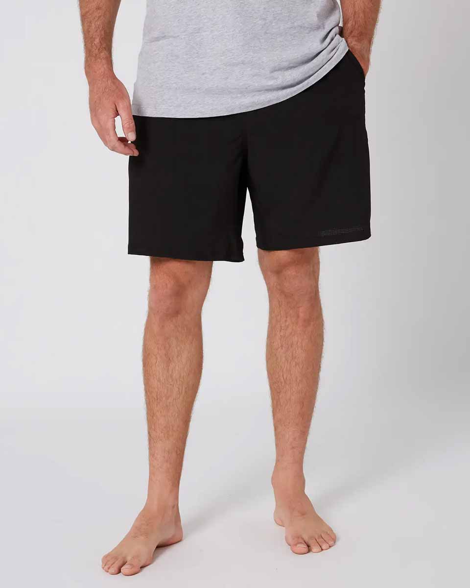 Follow Tech Shorts – Black