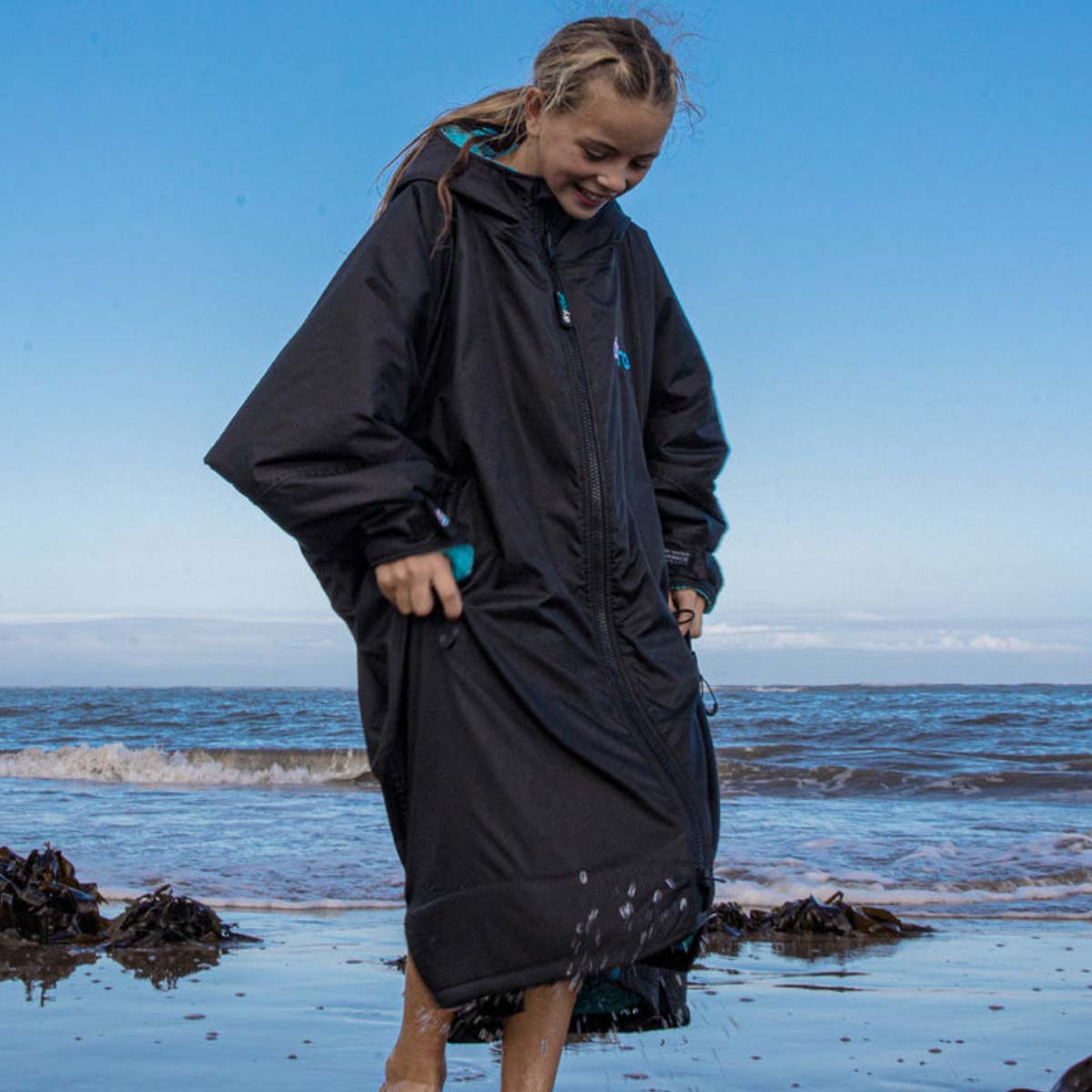 Dryrobe Advance Kids Changing Robe Waterproof Jacket - Black Blue