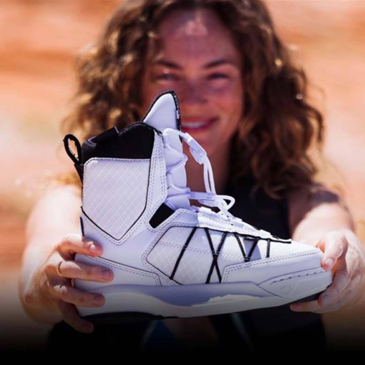 Liquid Force Tao 6X Wakeboard Bindings – White