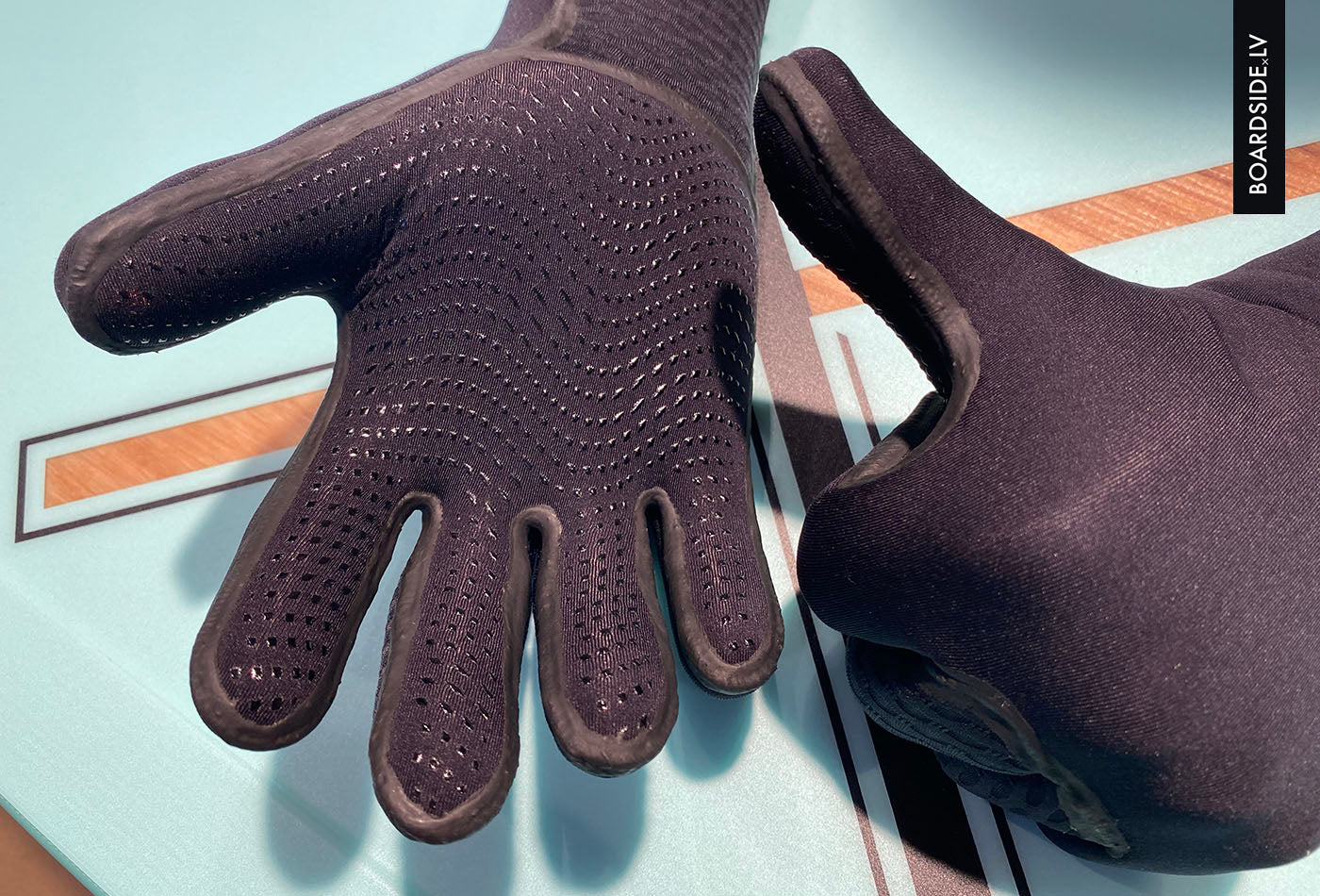 Ocean & Earth One Dry Seal 3mm Neo Gloves