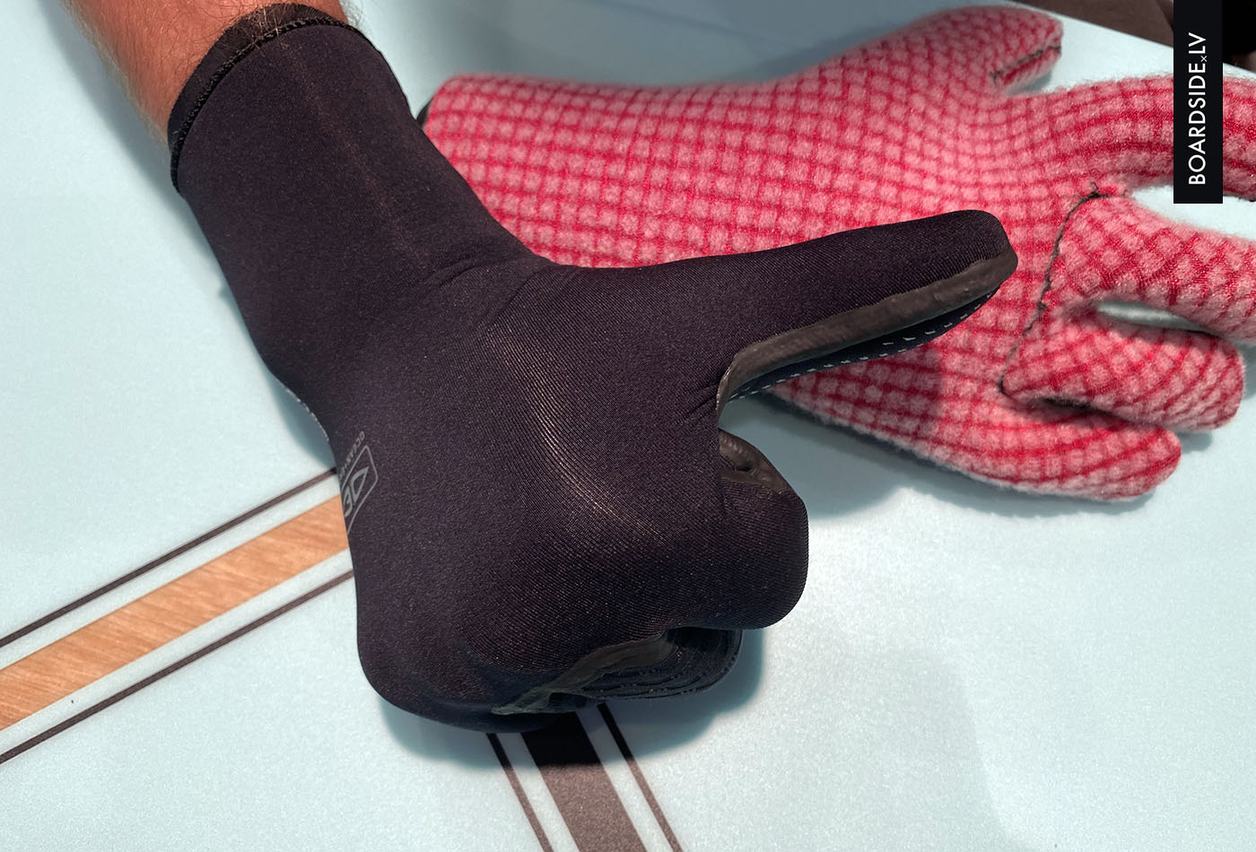 Ocean & Earth One Dry Seal 3mm Neo Gloves