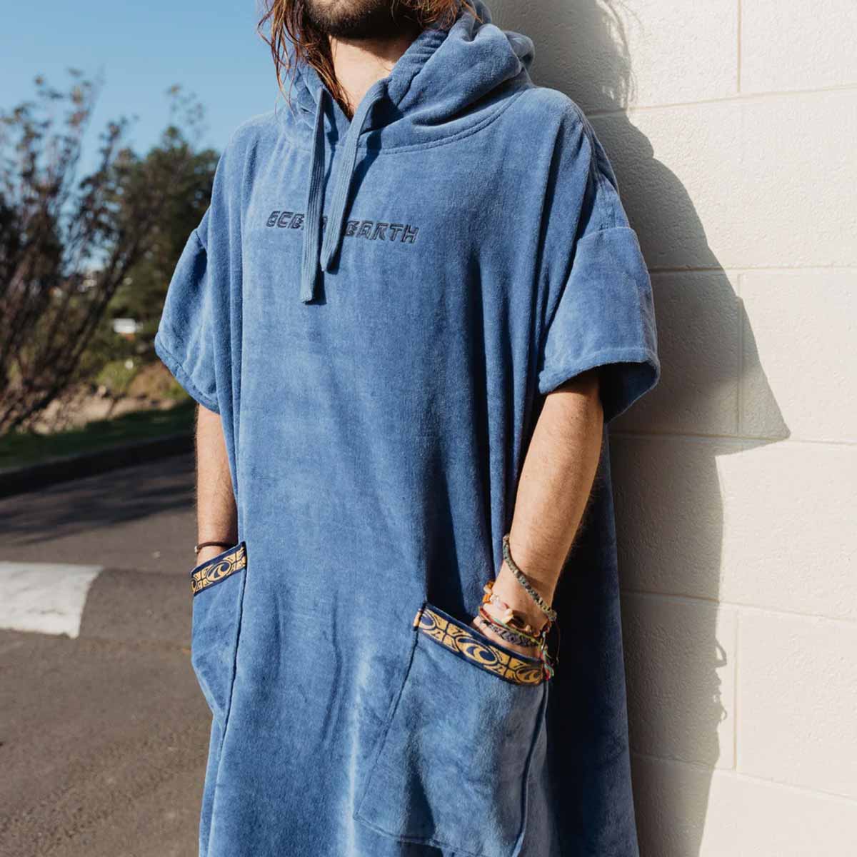 Ocean & Earth Strike Hooded Poncho – Blue