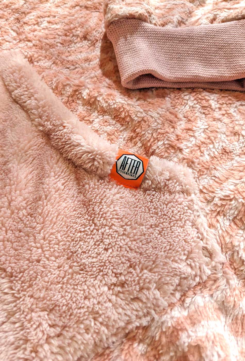 After Essentials Sofa Poncho – Powder Pink