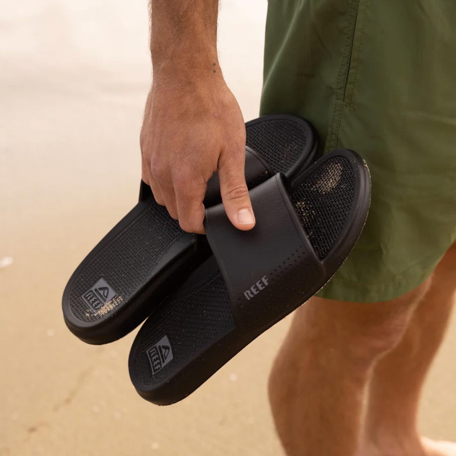 Reef Oasis Slide Sandals – Black