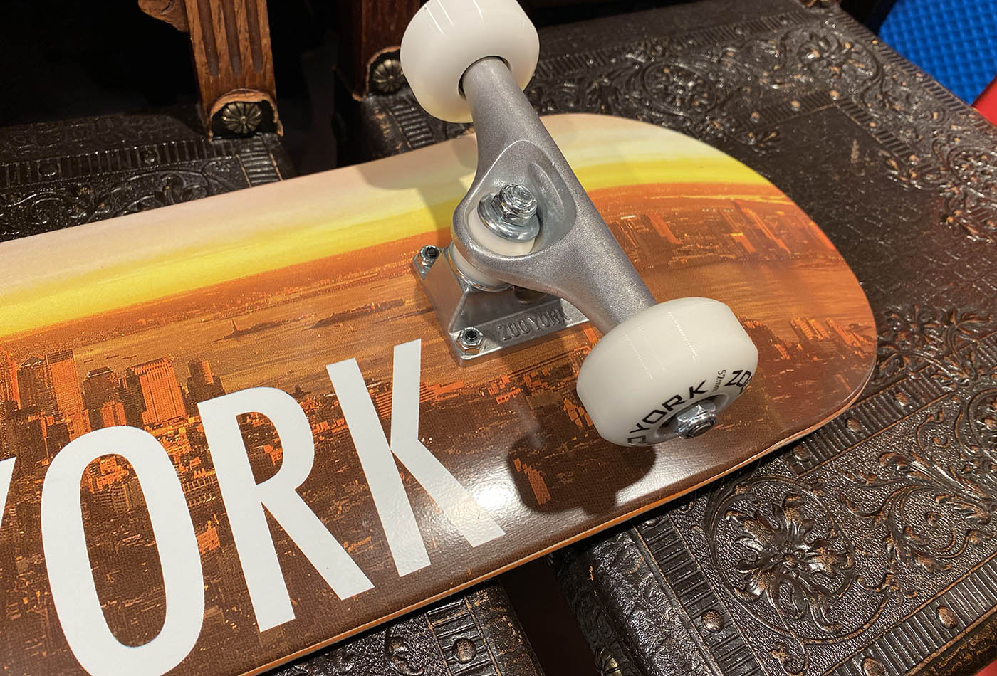 Zoo York Logo Block Sunrise Complete Skateboard – 7.5