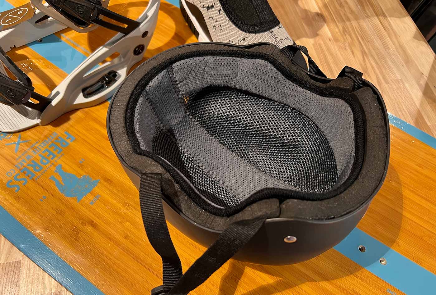 Helmet Follow Pro – Black Charcoal