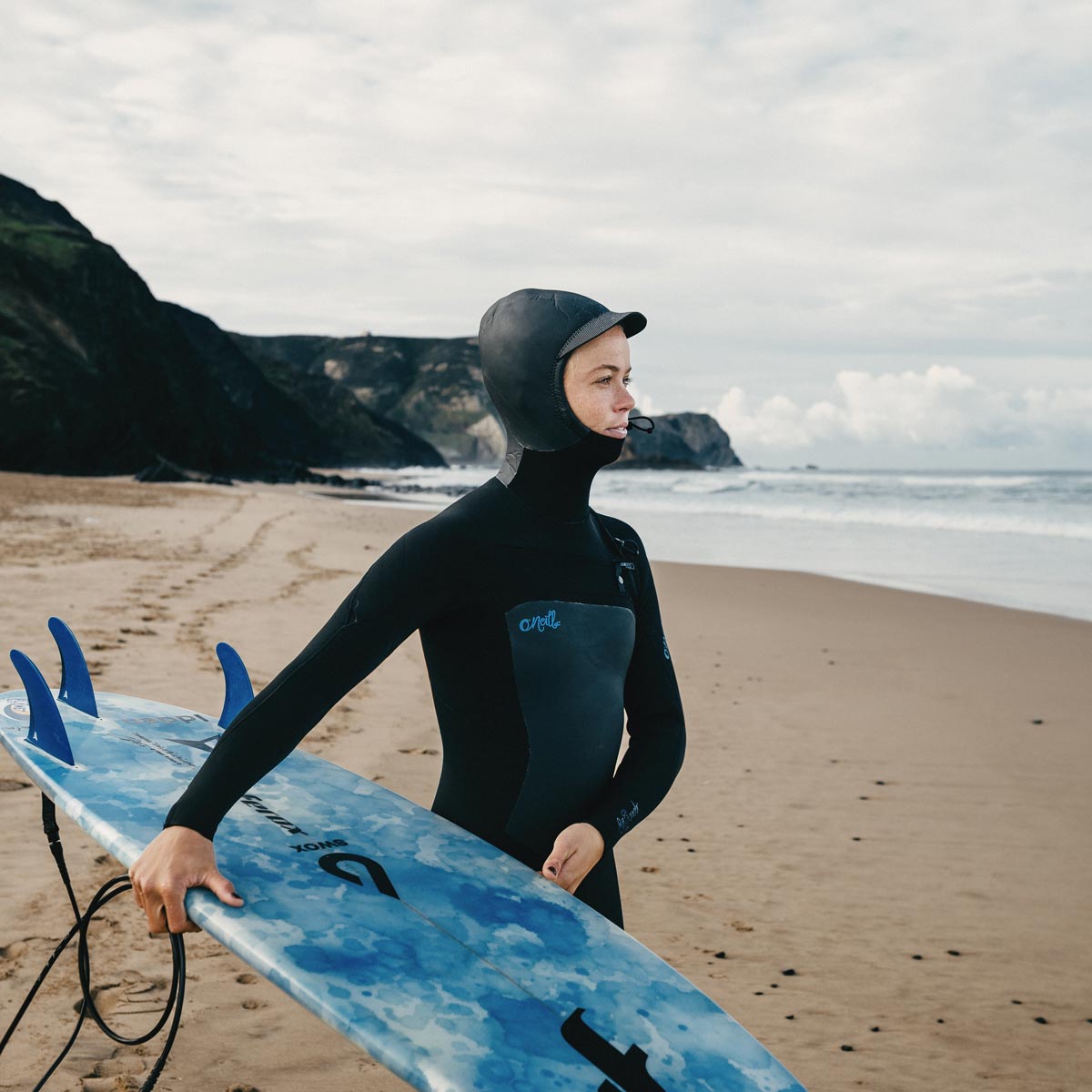 O'Neill WMS Epic 6/5/4 mm Chest Zip W/Hood wetsuit