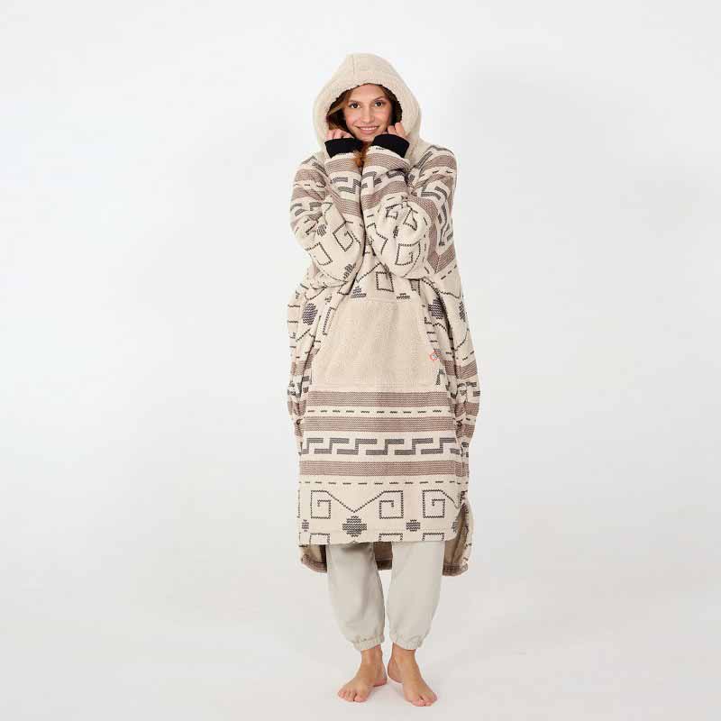 After Essentials Sofa Poncho – The Dude