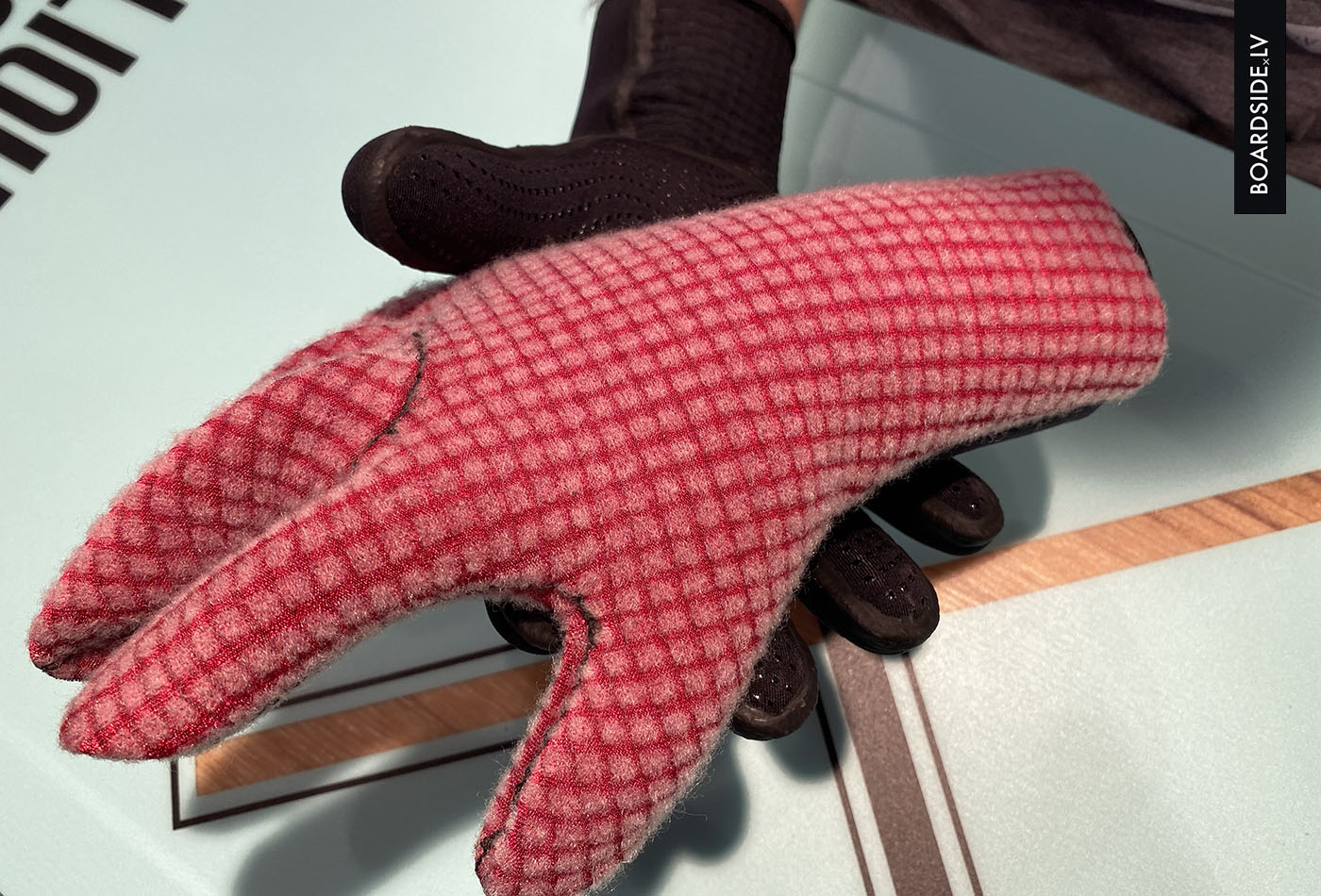 Ocean & Earth One Dry Seal 3mm Neo Gloves