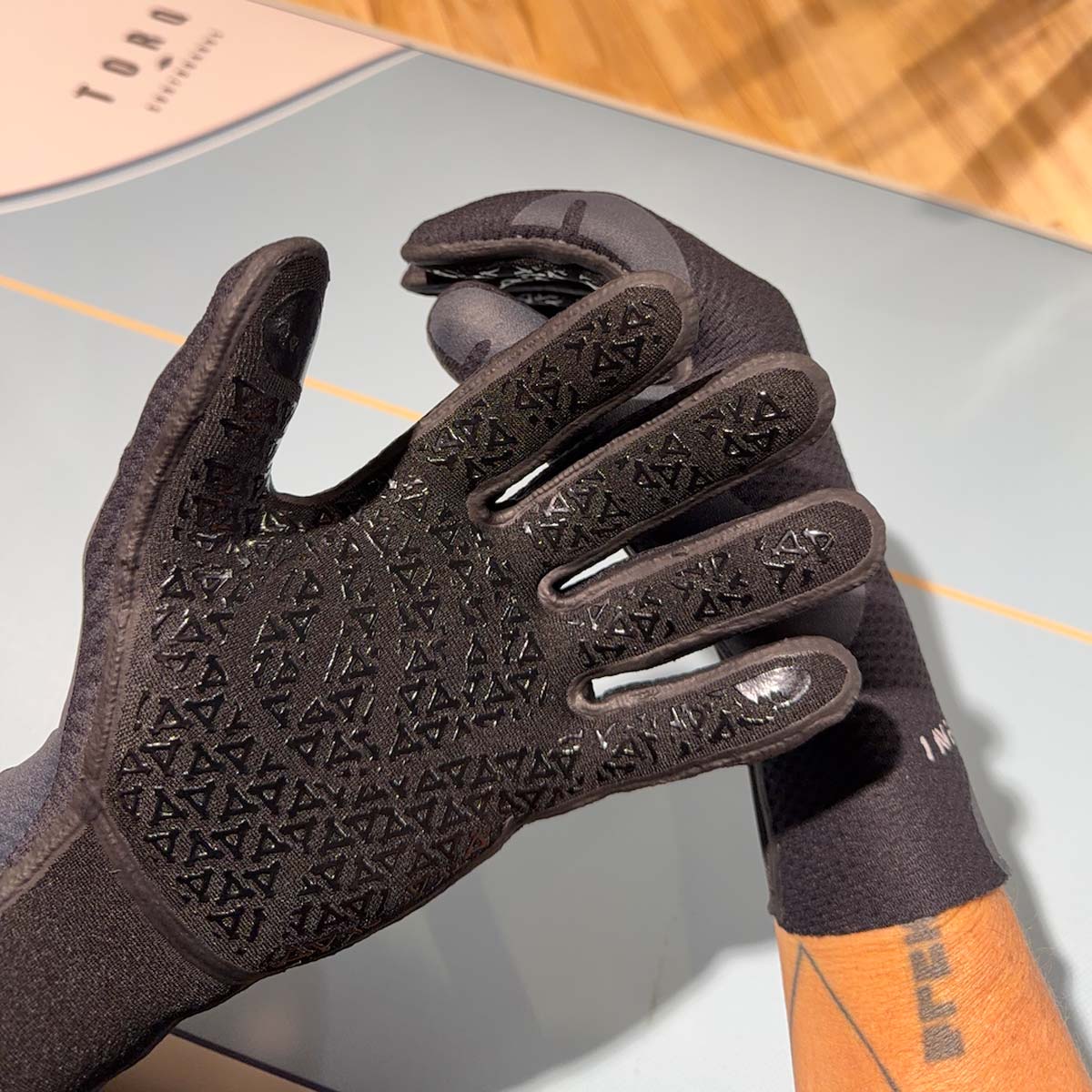Xcel Infiniti 3mm 5 Finger Glove